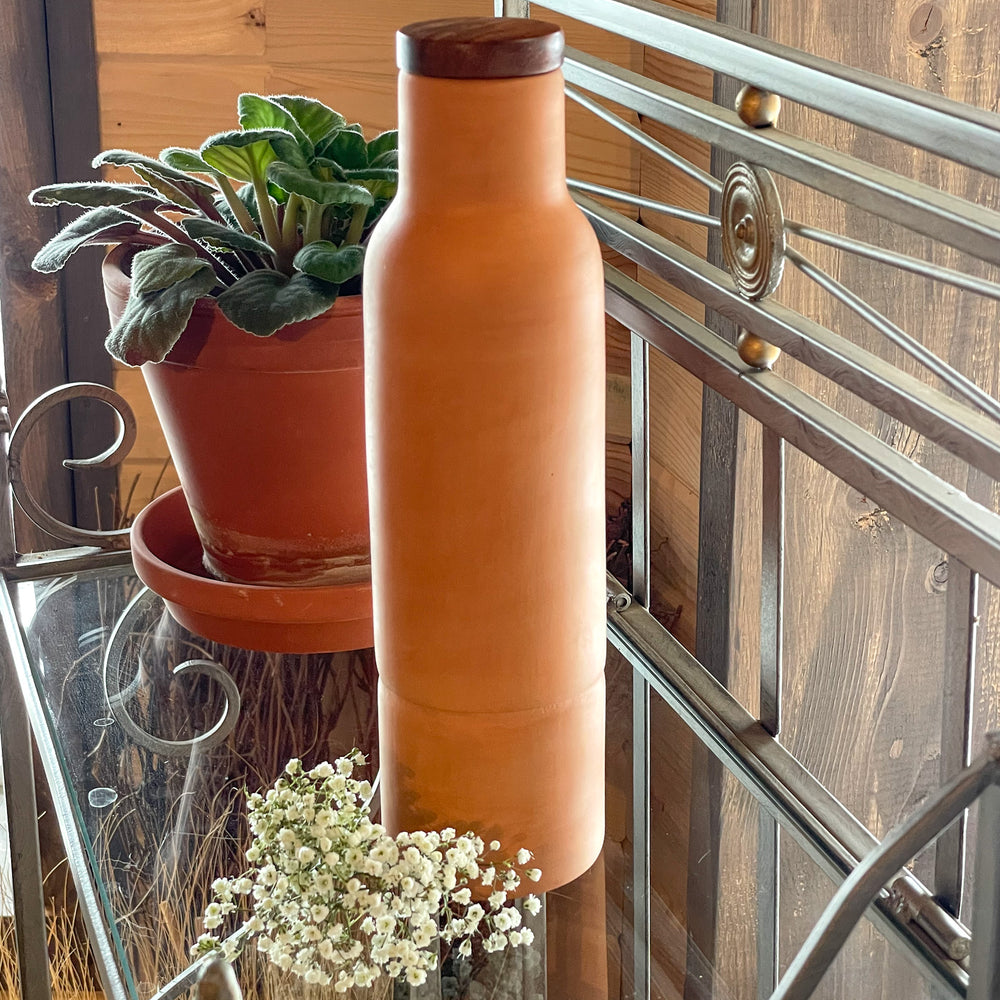 Terracotta Drinking Bottle with Wooden Lid